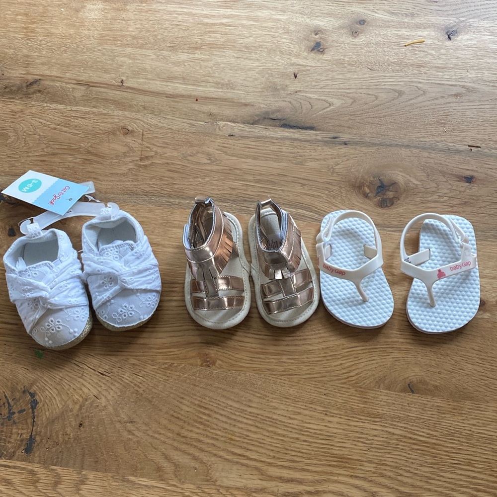 Baby girl 3-6 month saddles and shoes